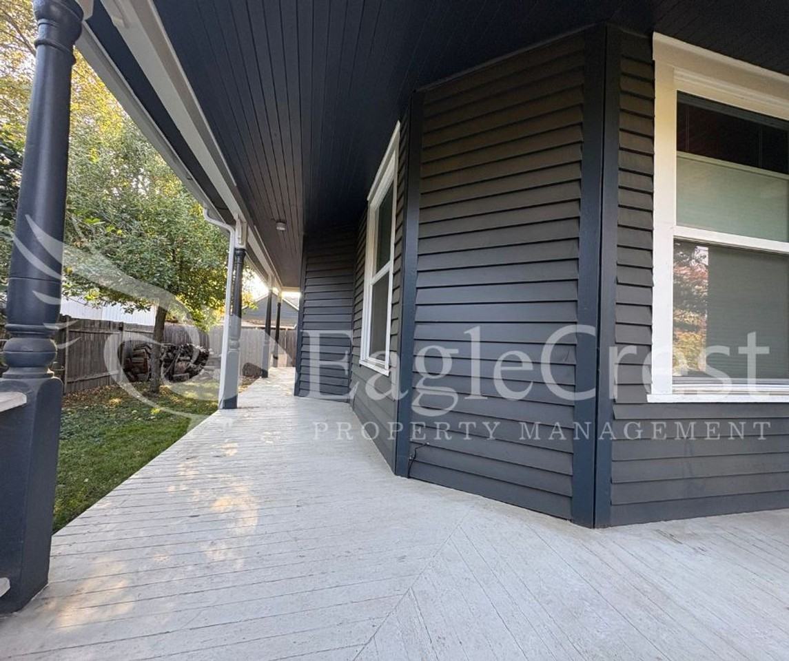 816 E Alder St - Photo 7 of 20
