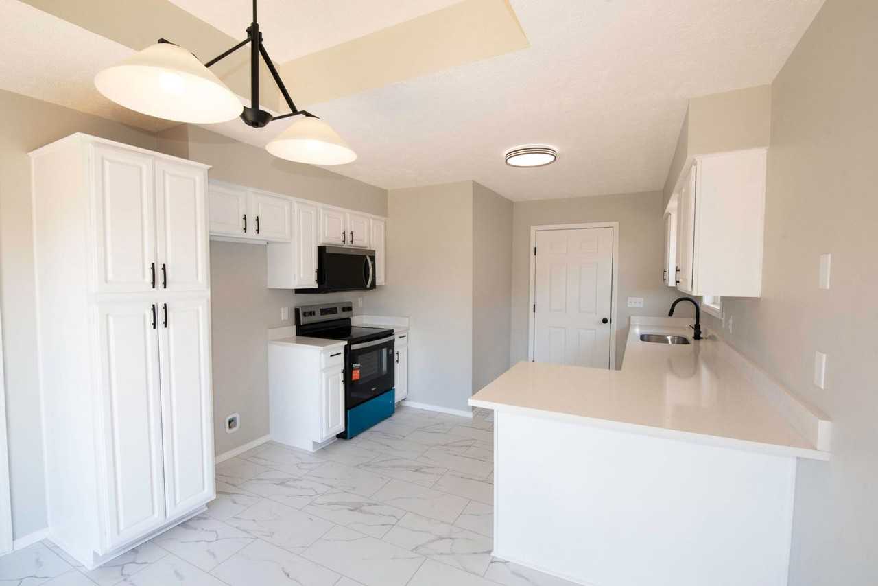 3355 S Valley View Dr - Photo 3 of 19