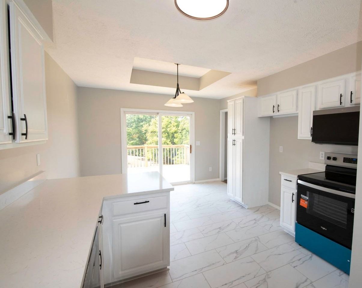 3355 S Valley View Dr - Photo 5 of 19