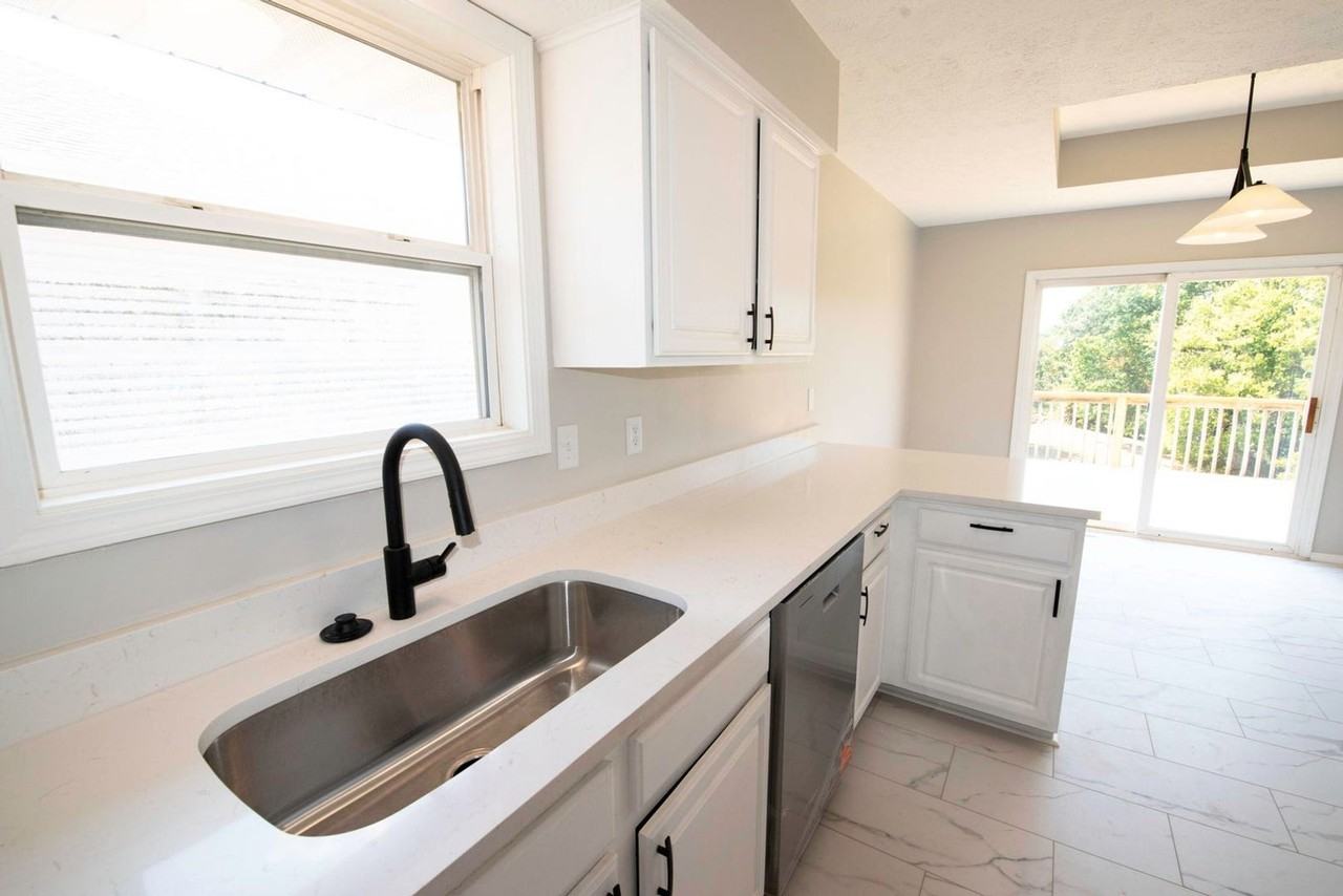 3355 S Valley View Dr - Photo 6 of 19