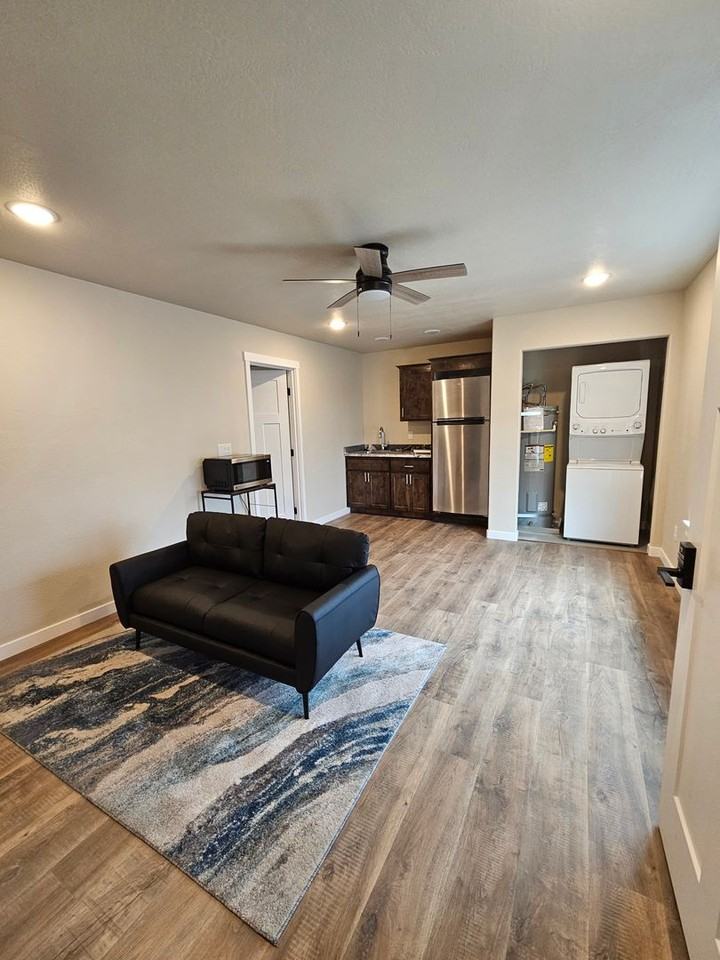 7867 7867 Houston Loop Road - Photo 2 of 11