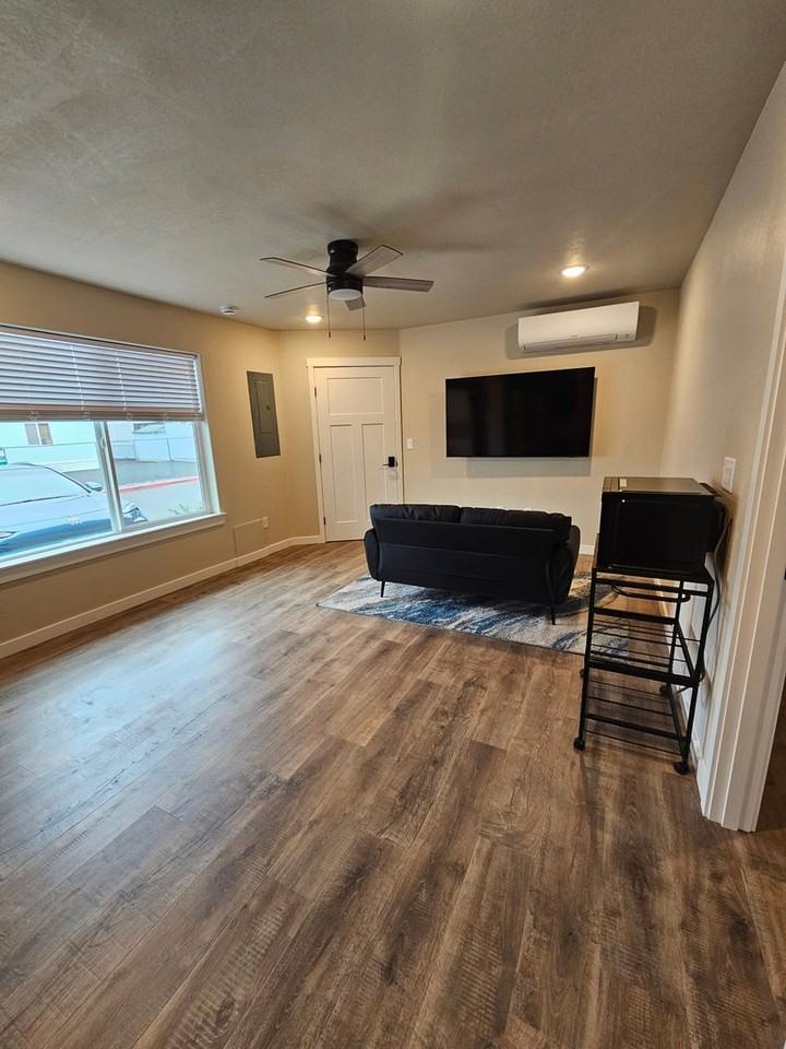 7867 7867 Houston Loop Road - Photo 3 of 11