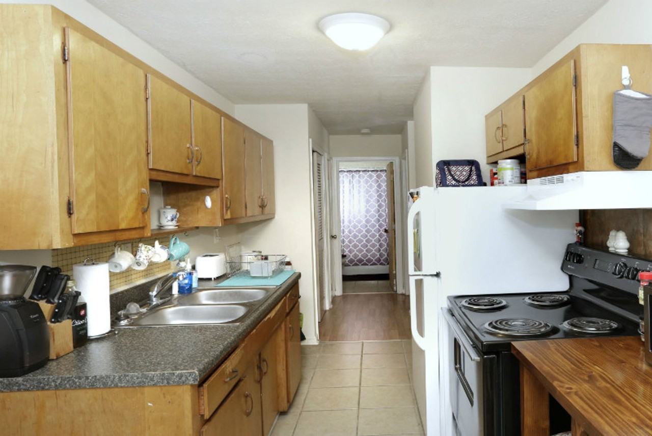 1 bed 1 bath Walking Distance to UK Campus! Move In Ready! - Photo 4 of 9