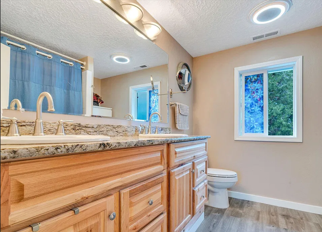 316 Nw Foxglove St - Photo 5 of 18