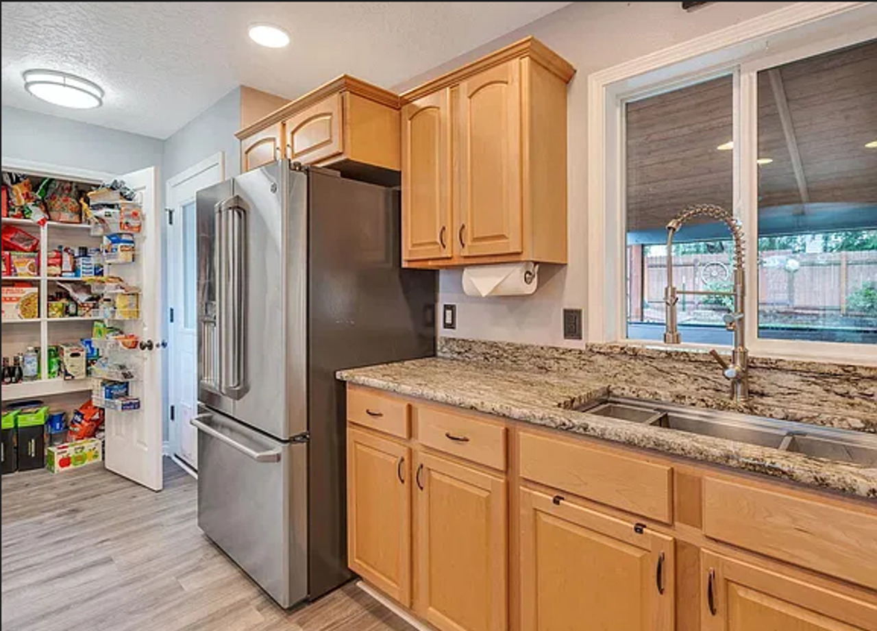 316 Nw Foxglove St - Photo 7 of 18