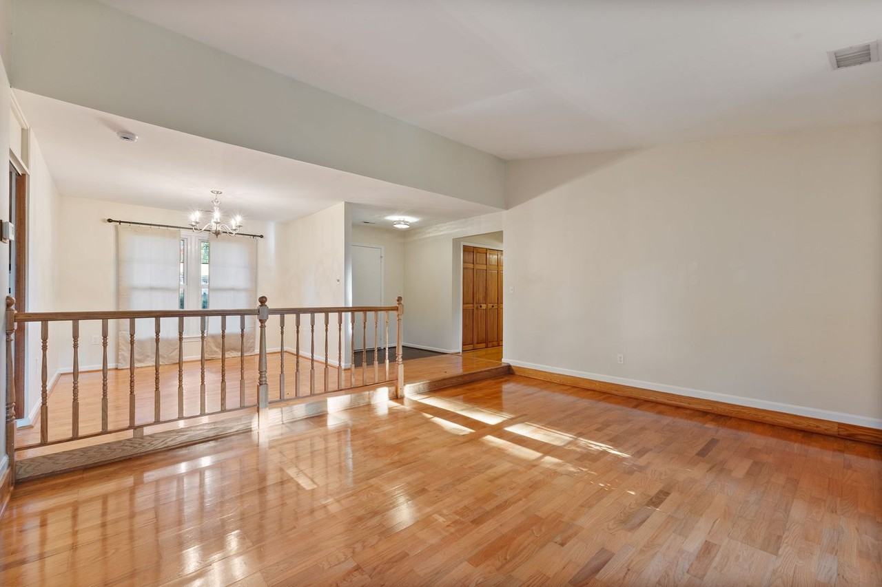 6918 Lodestone Ct - Photo 5 of 28