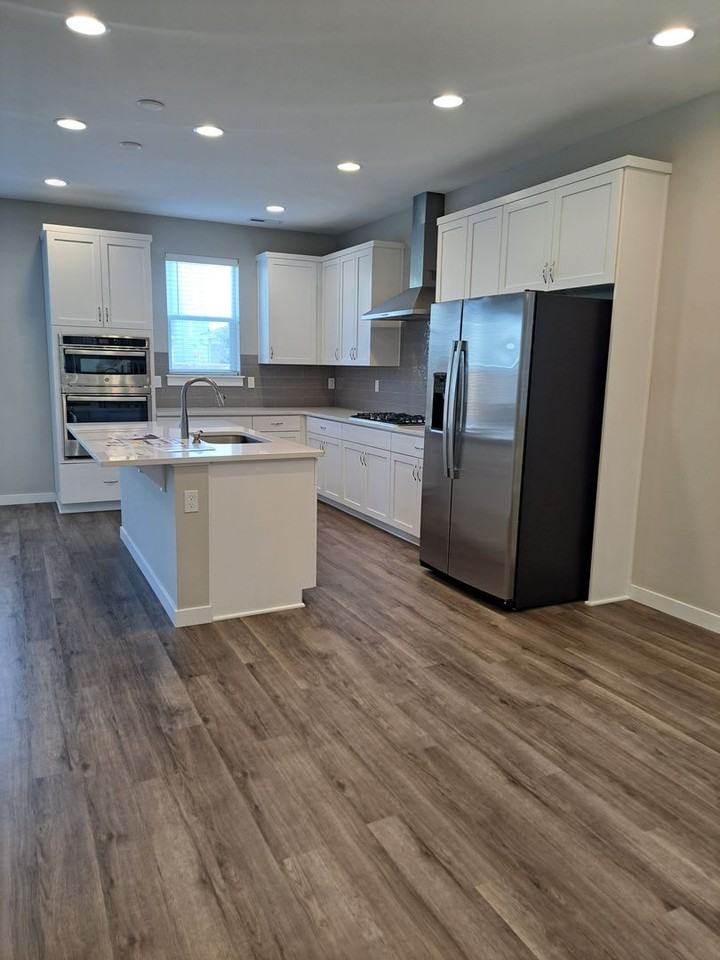 27628 Sw Marigold Ter - Photo 2 of 29