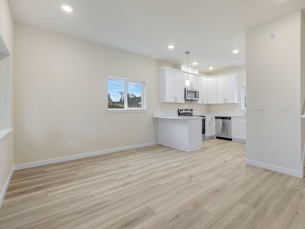 5718 N 45th St #B - Photo 3 of 25