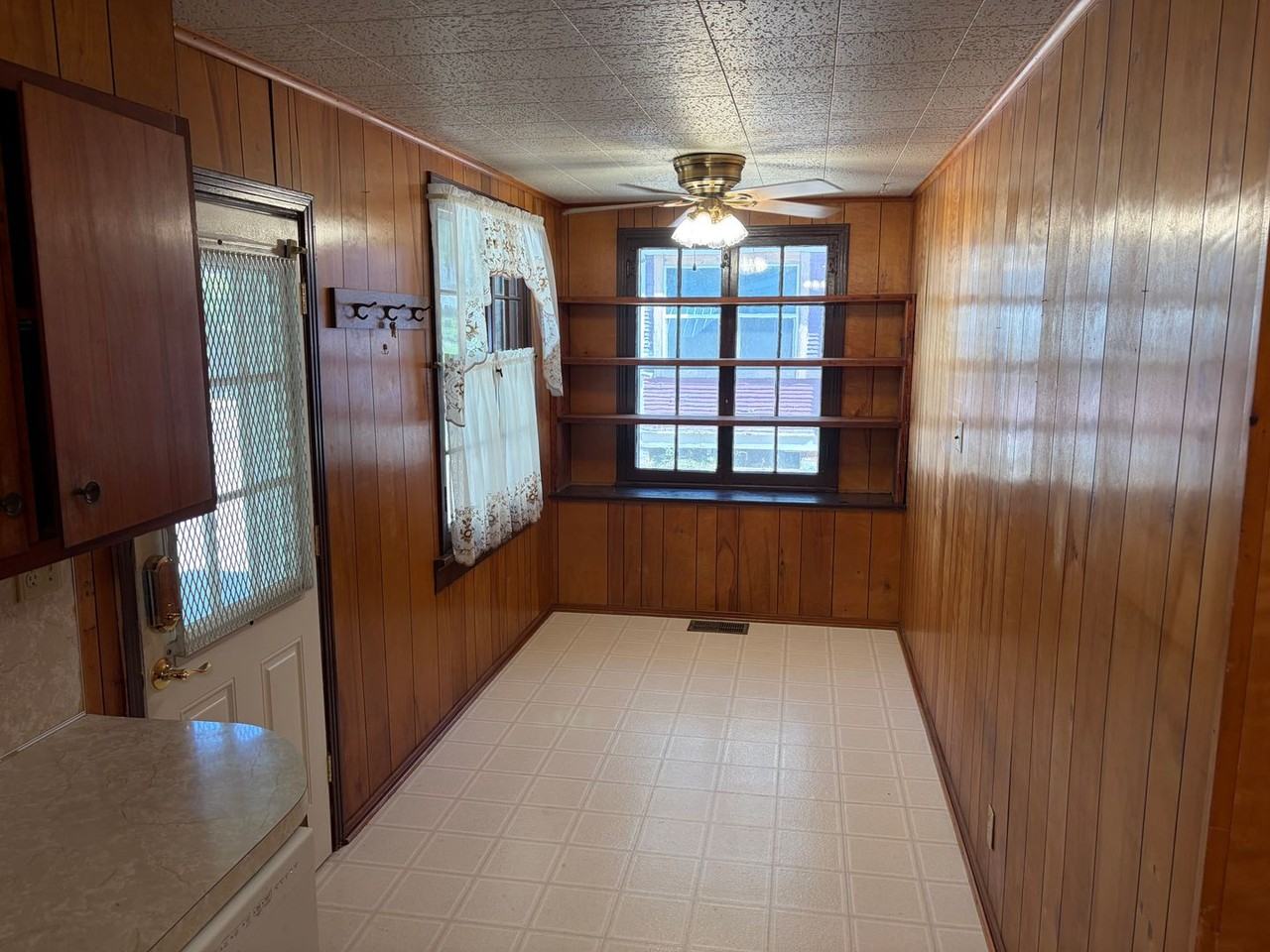 530 College St - Photo 3 of 20