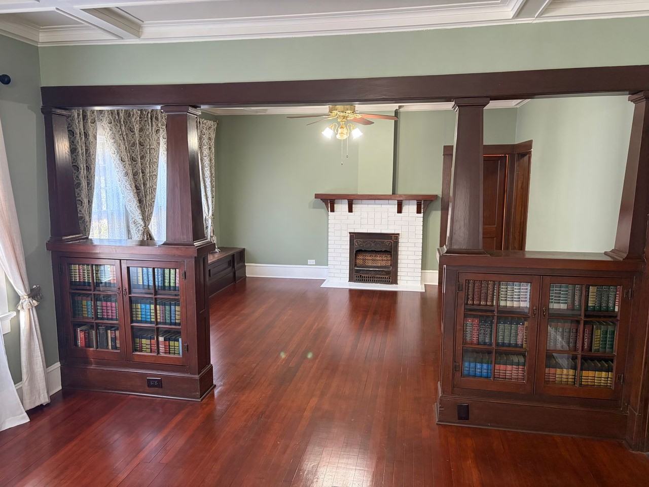 530 College St - Photo 4 of 20