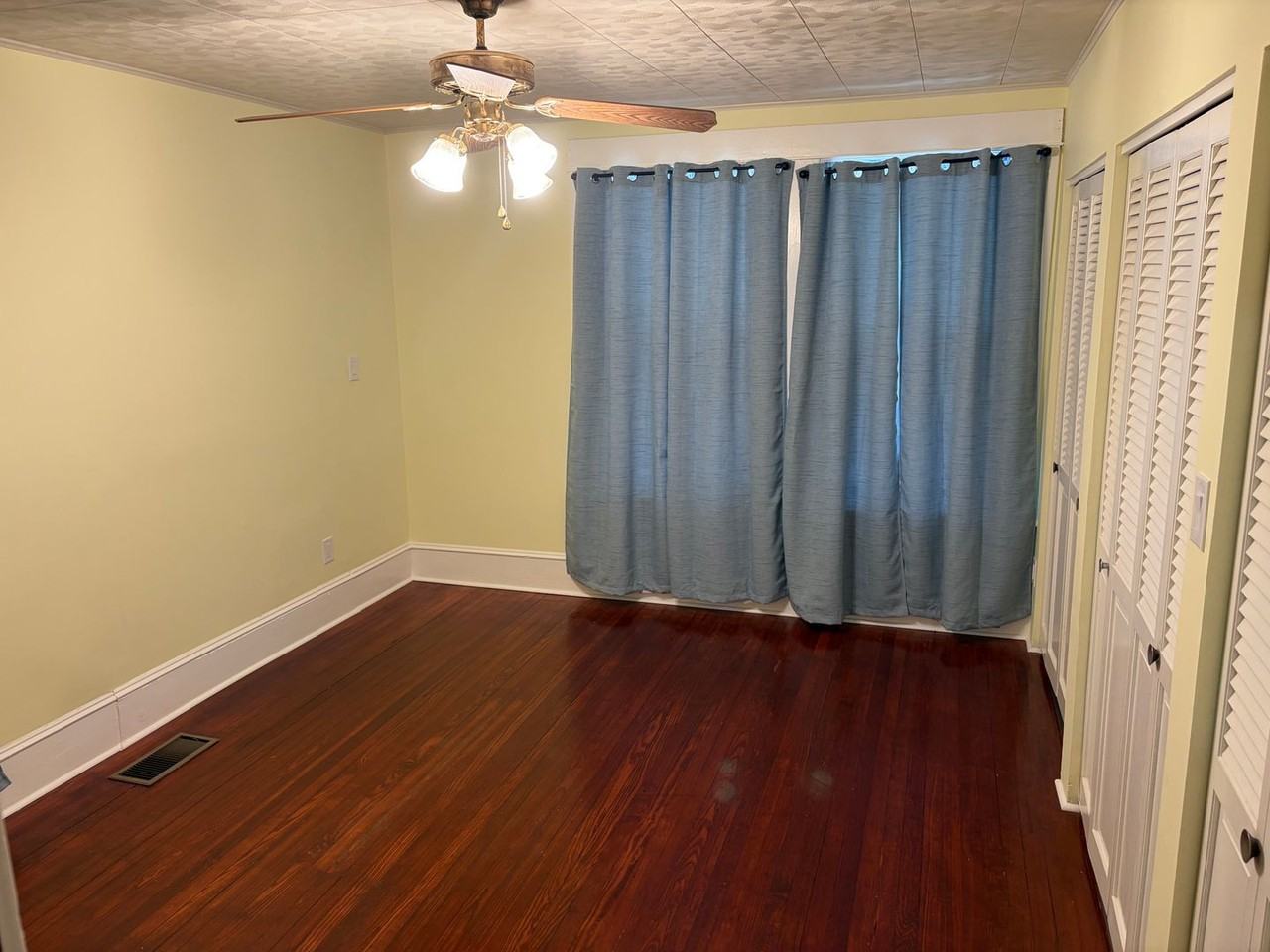 530 College St - Photo 7 of 20