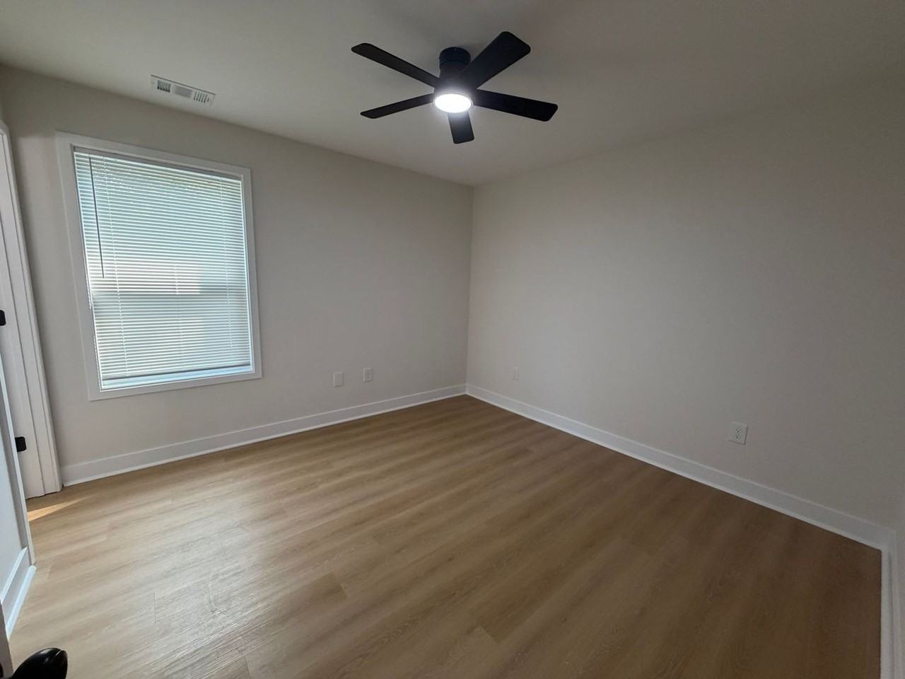 475B First St - Photo 7 of 10