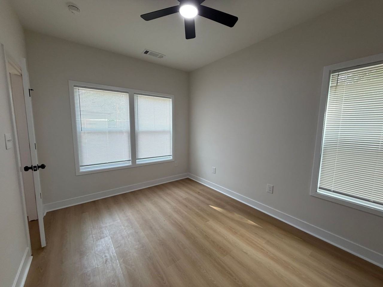 475E First St - Photo 7 of 9