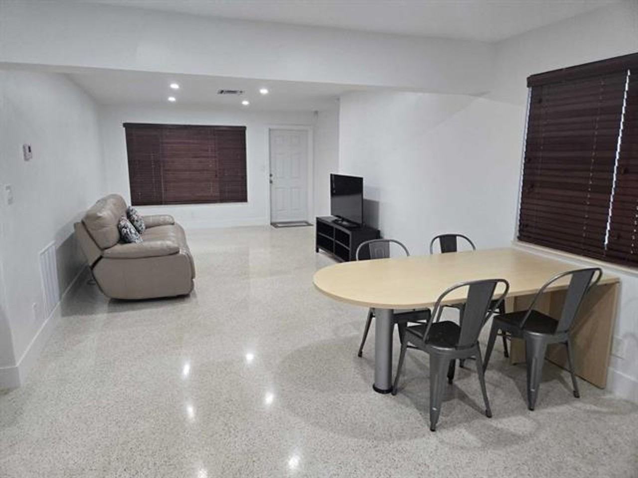 1140 Sw 32nd St #1140 - Photo 4 of 21