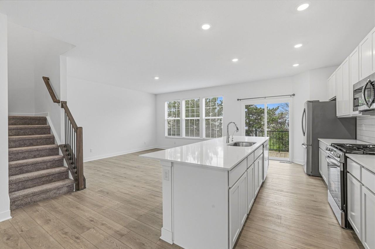 5922 Juna Ave - Photo 4 of 21