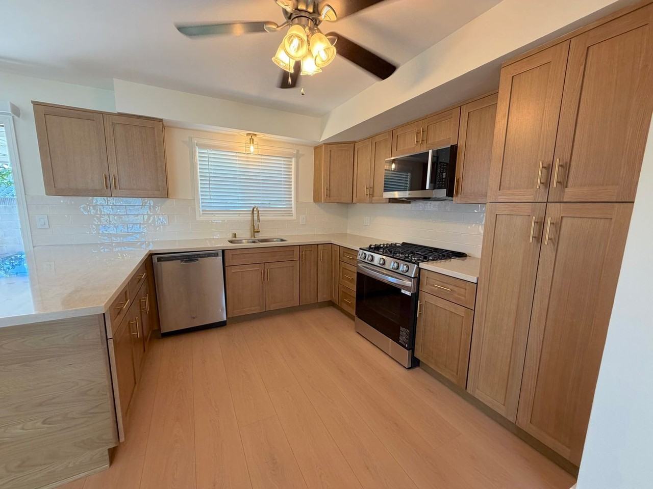 10551 Florence St - Photo 5 of 35