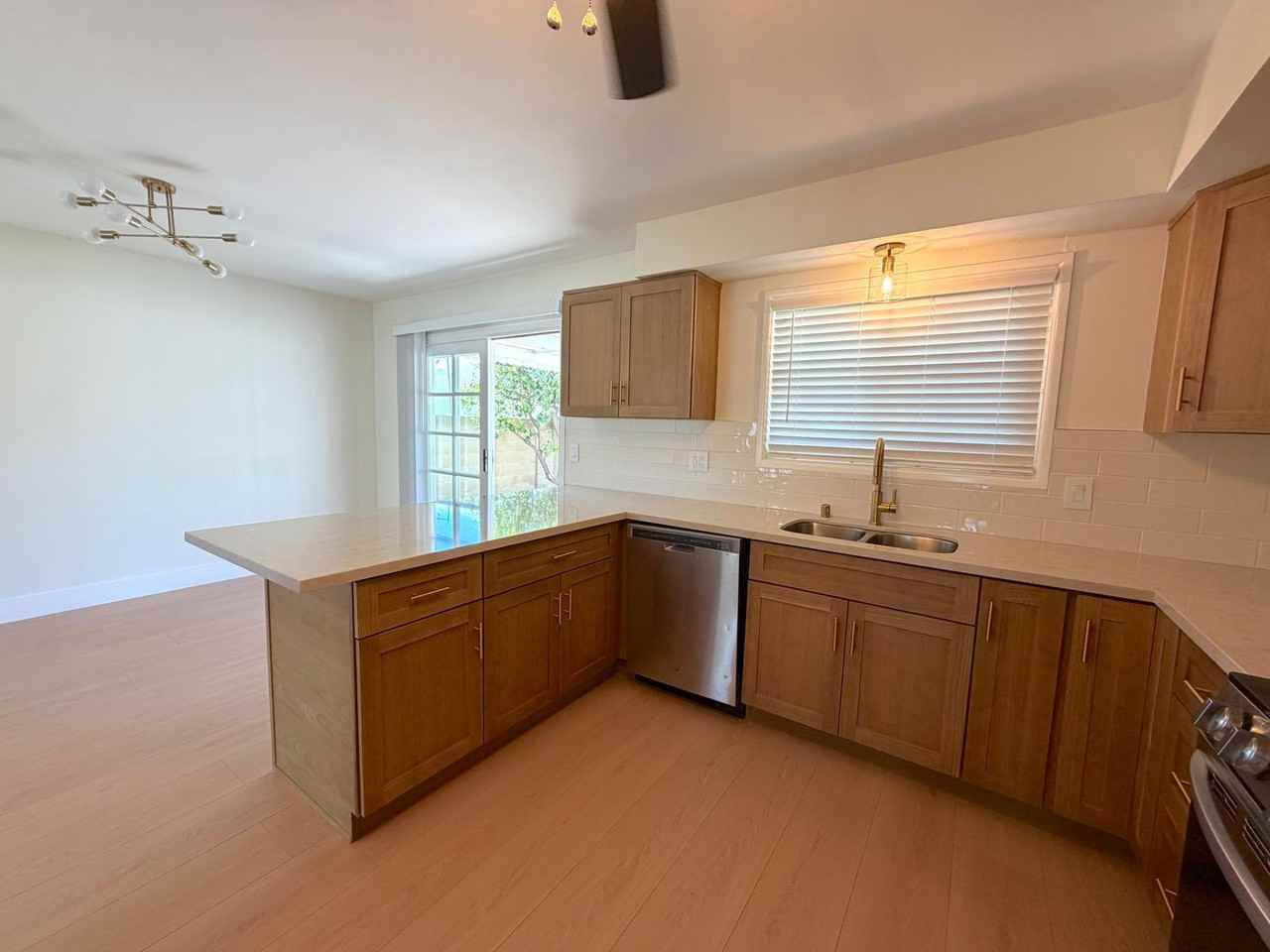 10551 Florence St - Photo 7 of 35