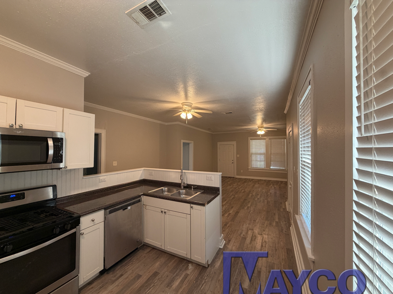 238 Prospect St - Photo 7 of 16