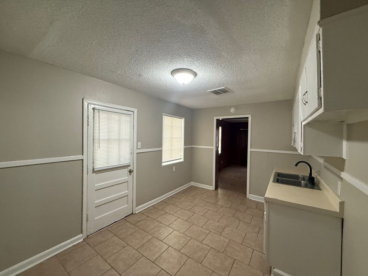 2106 Charleston Rd - Photo 7 of 15