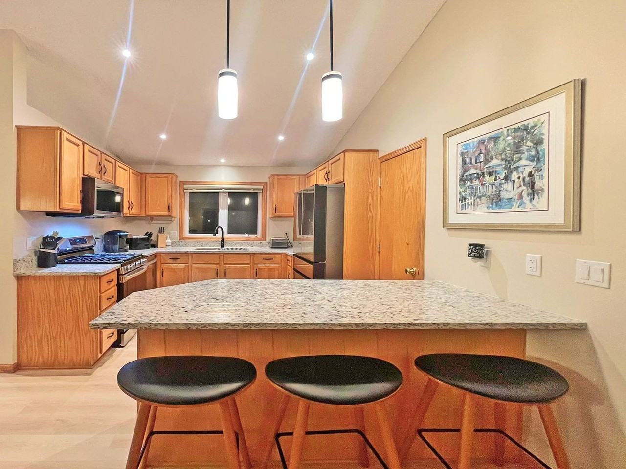 15711 Crocus Ave W - Photo 4 of 17