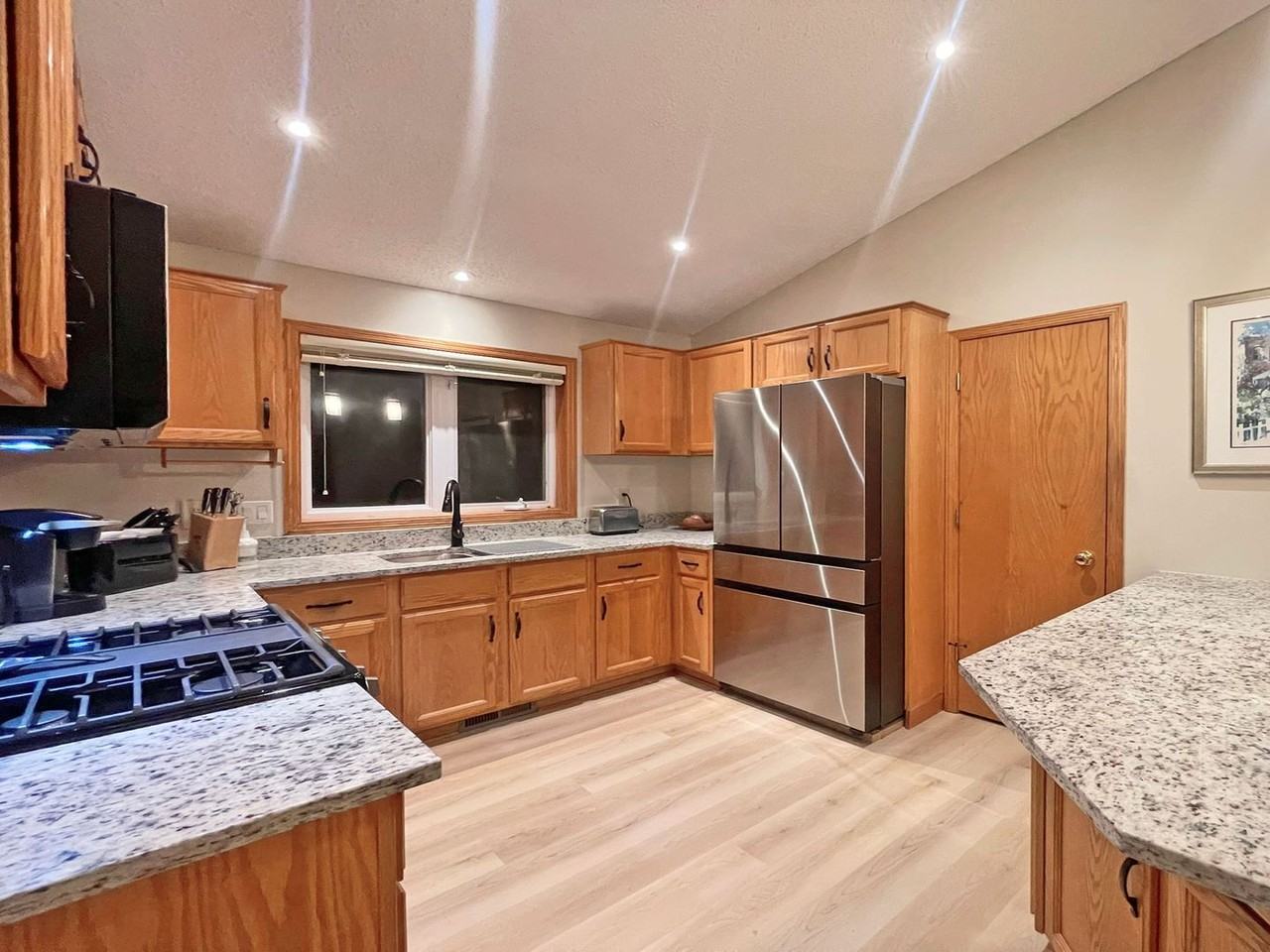 15711 Crocus Ave W - Photo 5 of 17