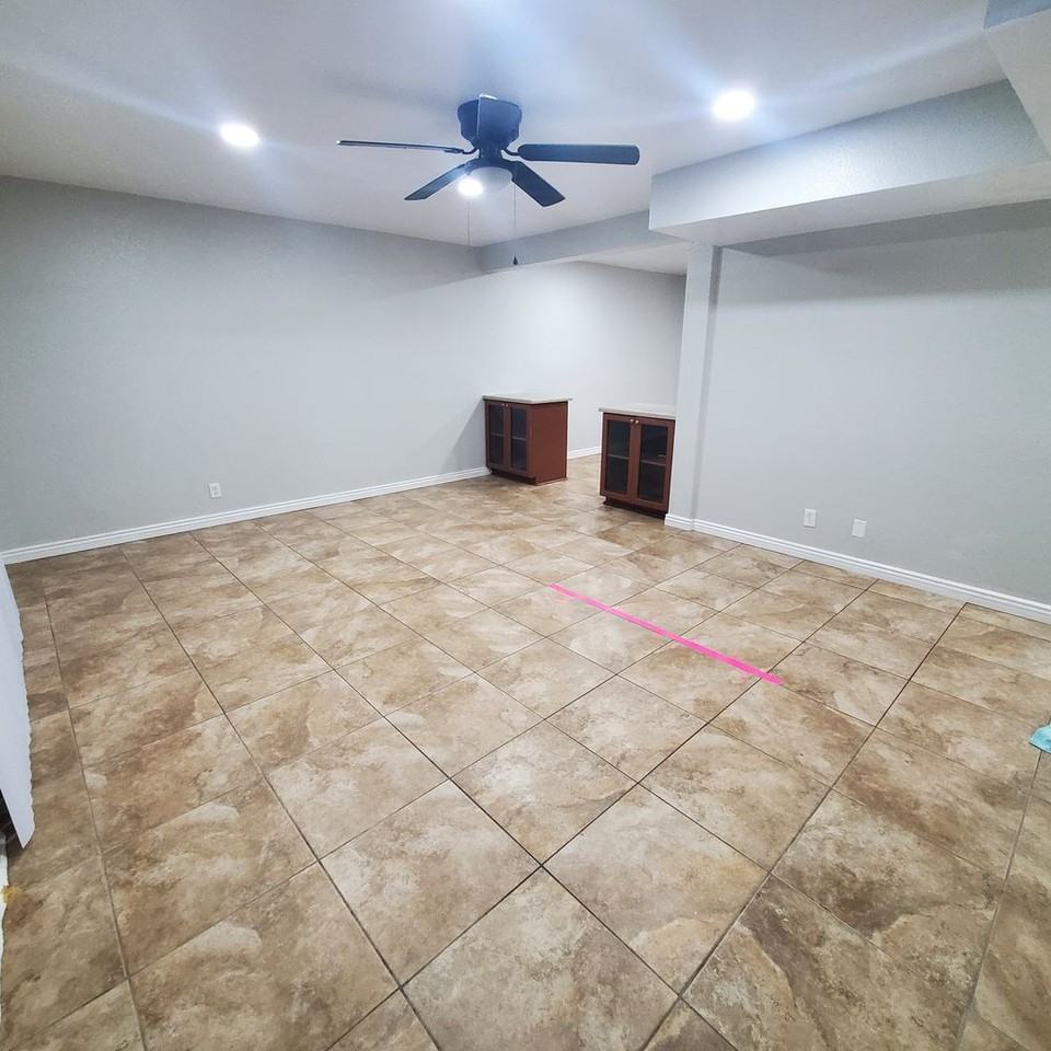 650 N Imperial Ave #14 - Photo 4 of 13