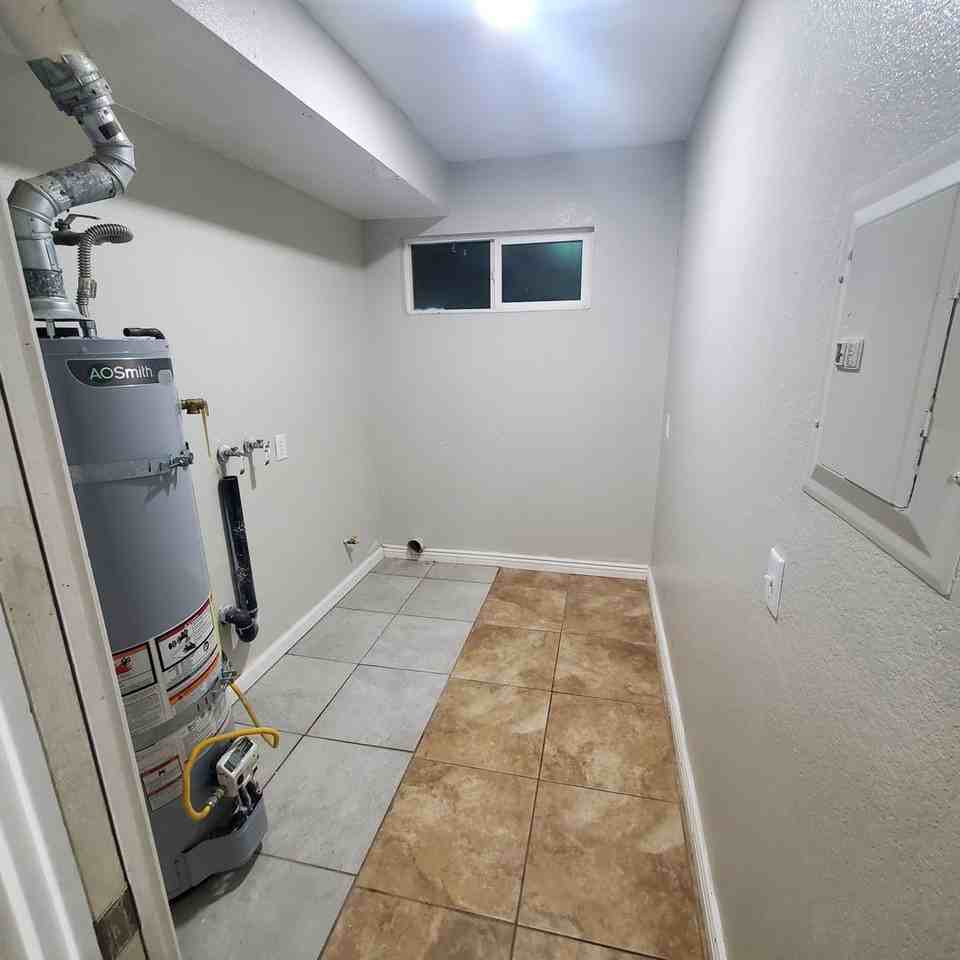 650 N Imperial Ave #14 - Photo 6 of 13