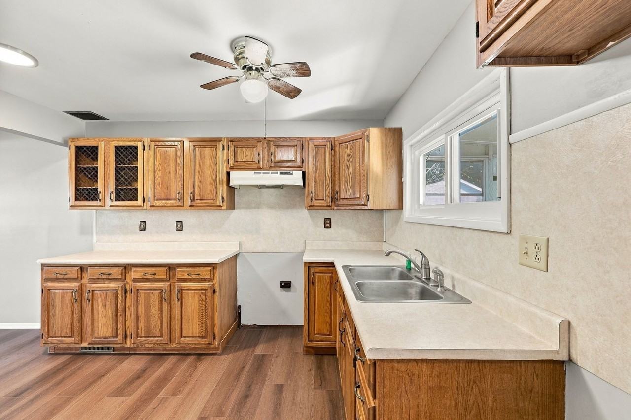 4165 Virginia Cir E - Photo 4 of 26