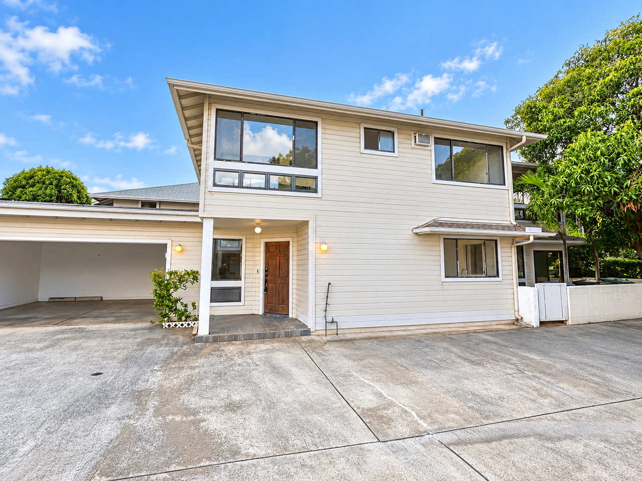 949 15th Ave - Photo 4 of 34