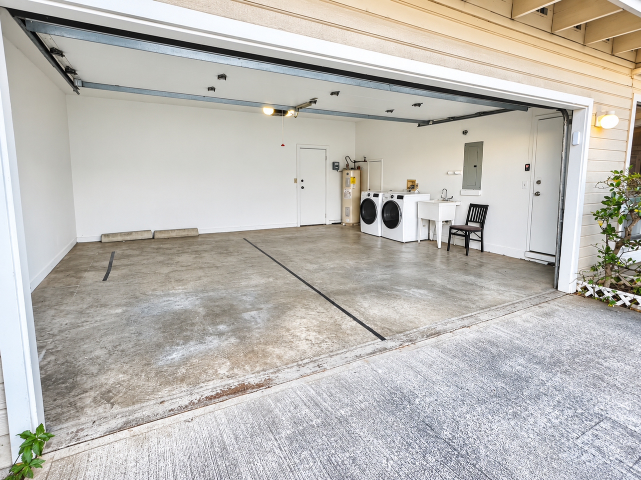 949 15th Ave - Photo 5 of 34