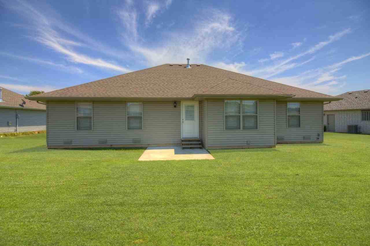 5689 E Pearson Pkwy - Photo 2 of 20