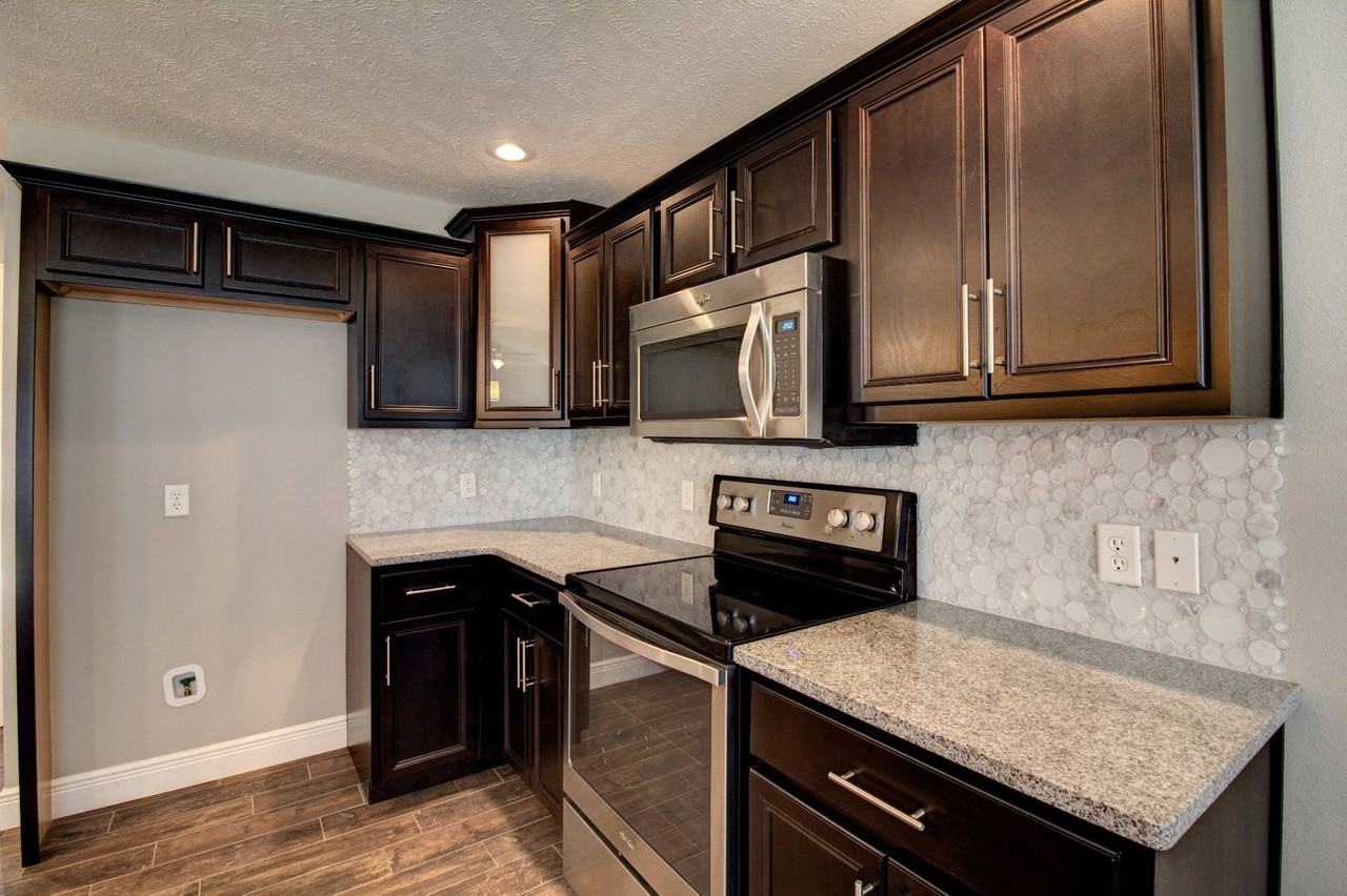 5689 E Pearson Pkwy - Photo 5 of 20