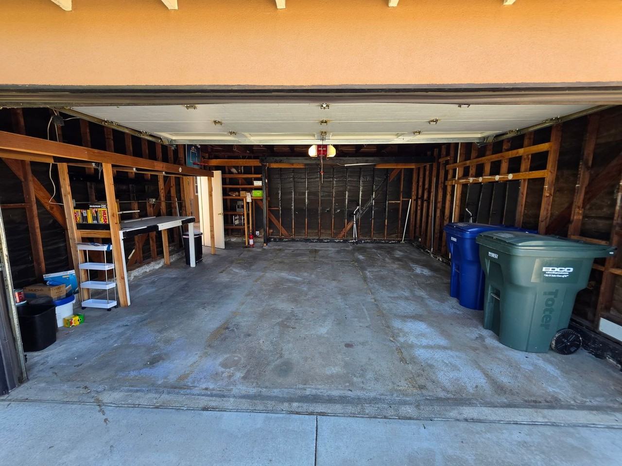 14934 Valeda Dr - Photo 4 of 49