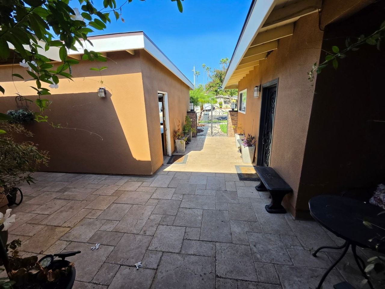 14934 Valeda Dr - Photo 7 of 49