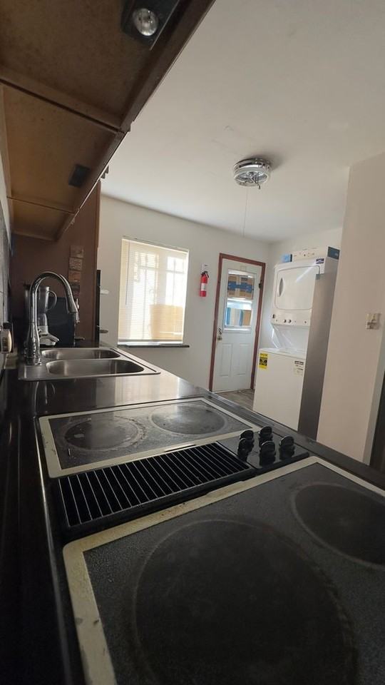 1641 Nome St - Photo 6 of 24