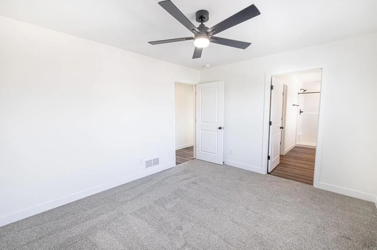 56 E Ash Ln - Photo 4 of 14