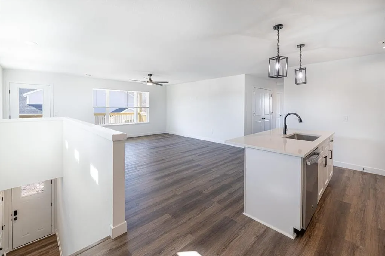 56 E Ash Ln - Photo 7 of 14