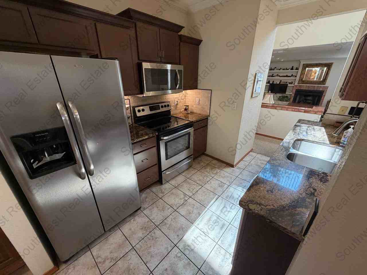 1206 Colonial Pkwy - Photo 3 of 15
