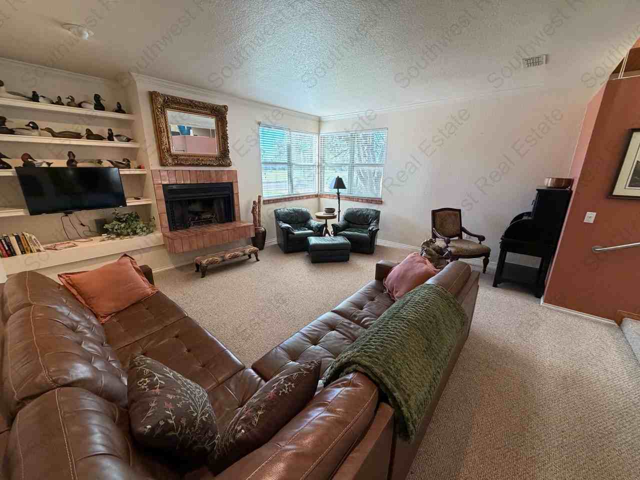 1206 Colonial Pkwy - Photo 5 of 15