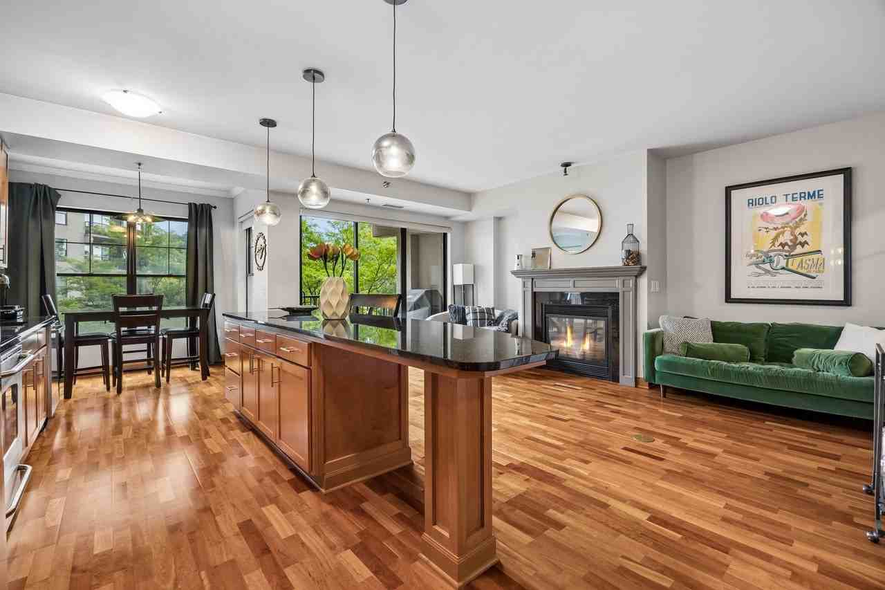 317 Groveland Ave - Photo 3 of 50