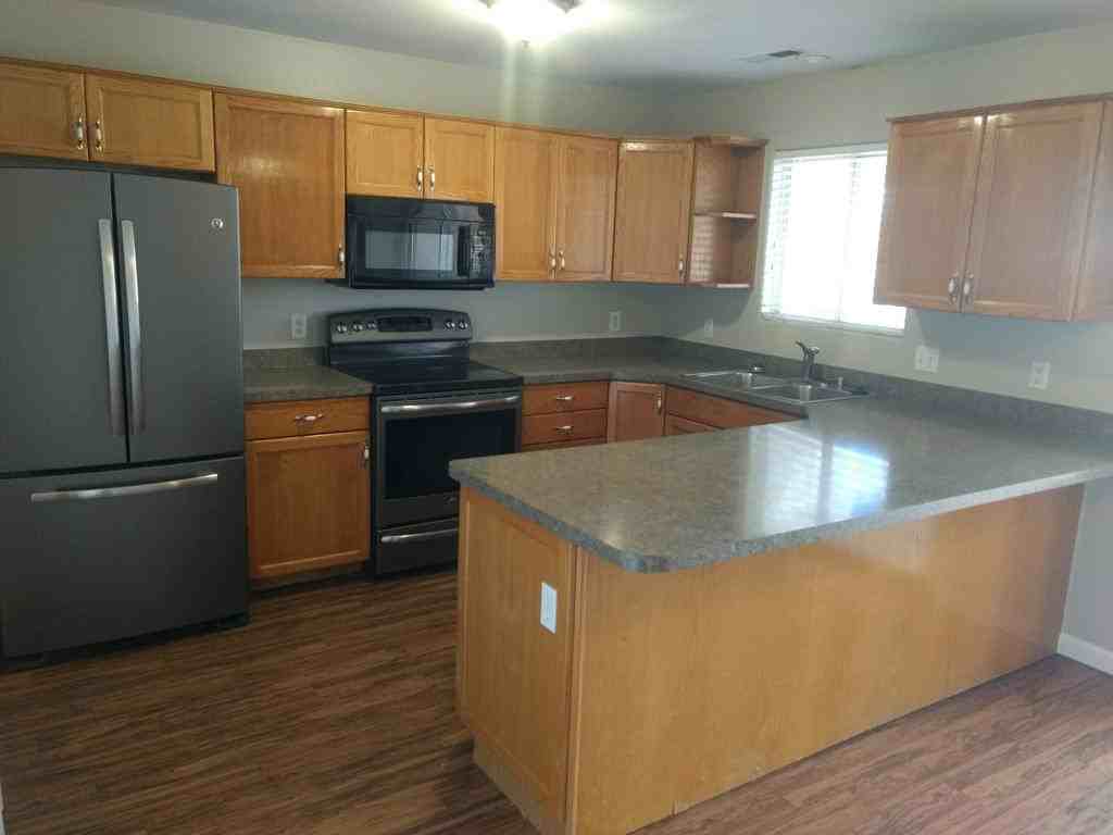 236 W 635 N - Photo 6 of 11