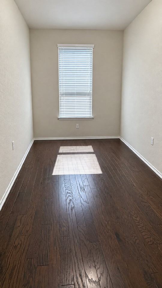 7001 Longford Trl - Photo 6 of 21