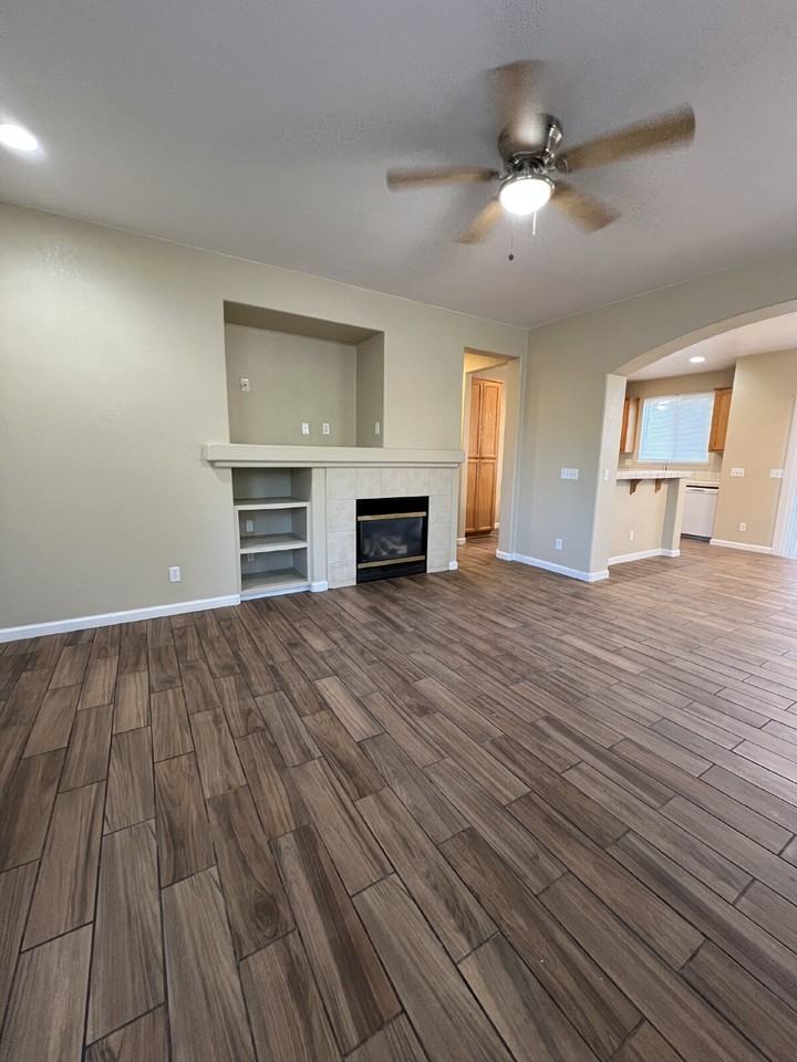 401 Azalea Ct - Photo 3 of 21
