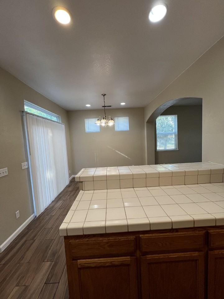 401 Azalea Ct - Photo 6 of 21