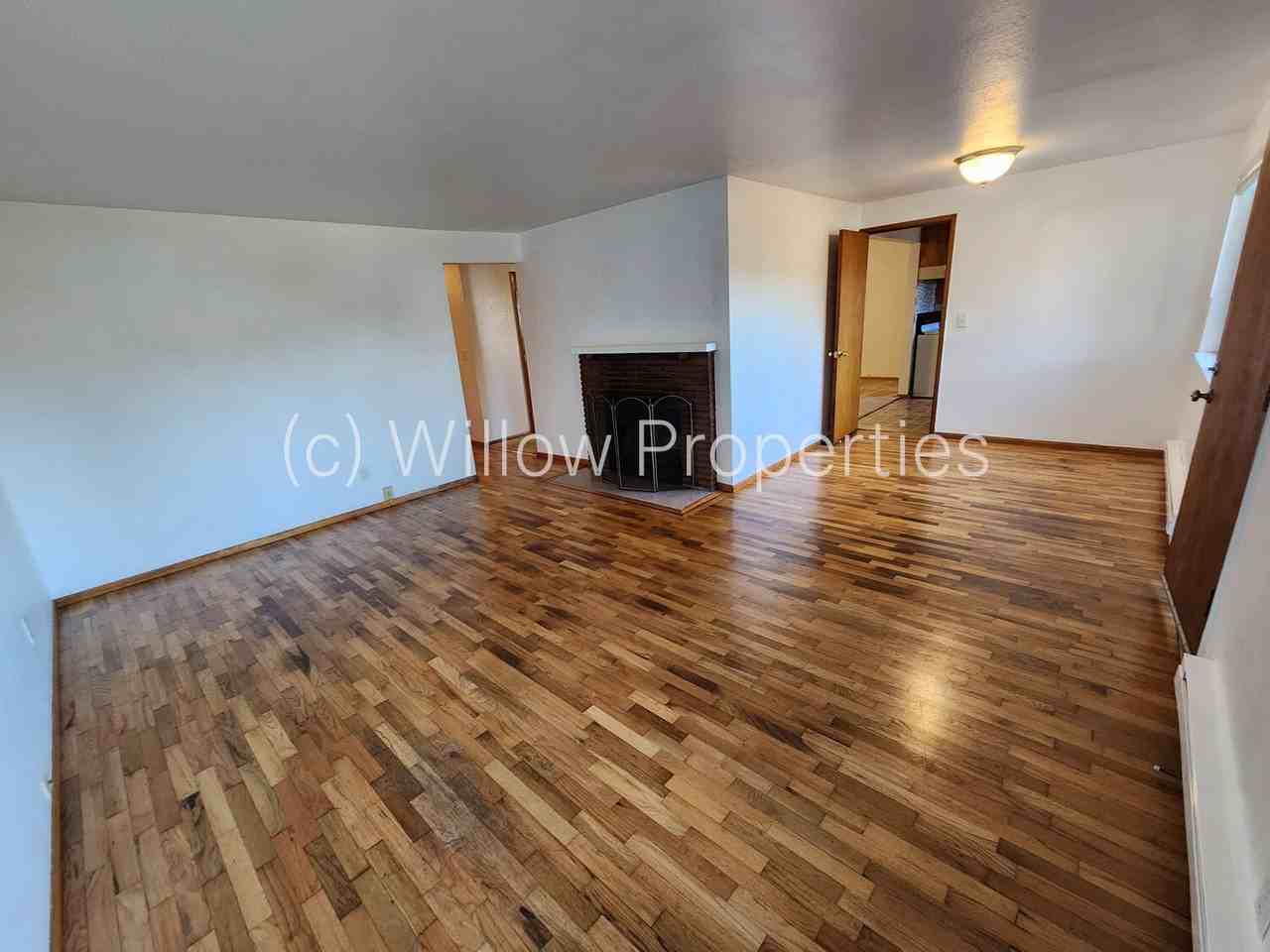 720 S 59th St - Photo 2 of 12
