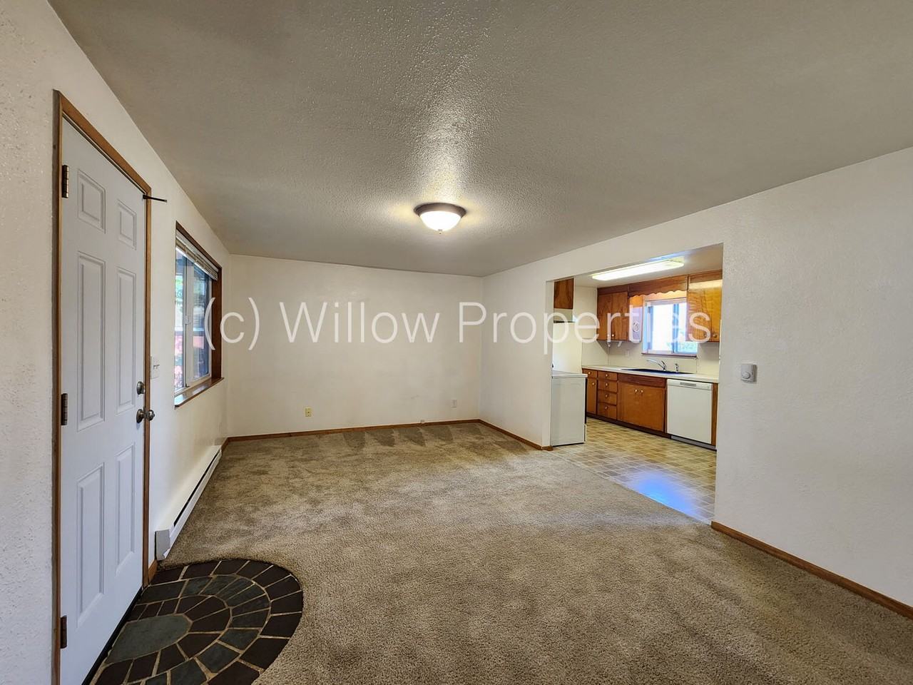720 S 59th St - Photo 5 of 12