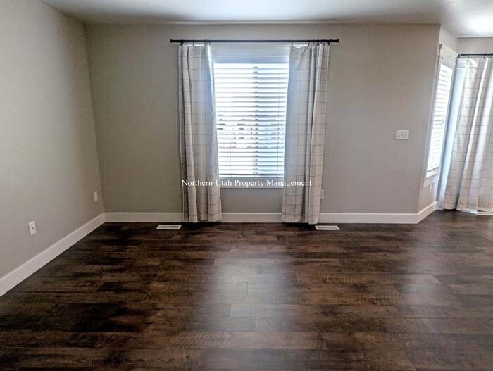 6039 S 1200 E - Photo 4 of 29