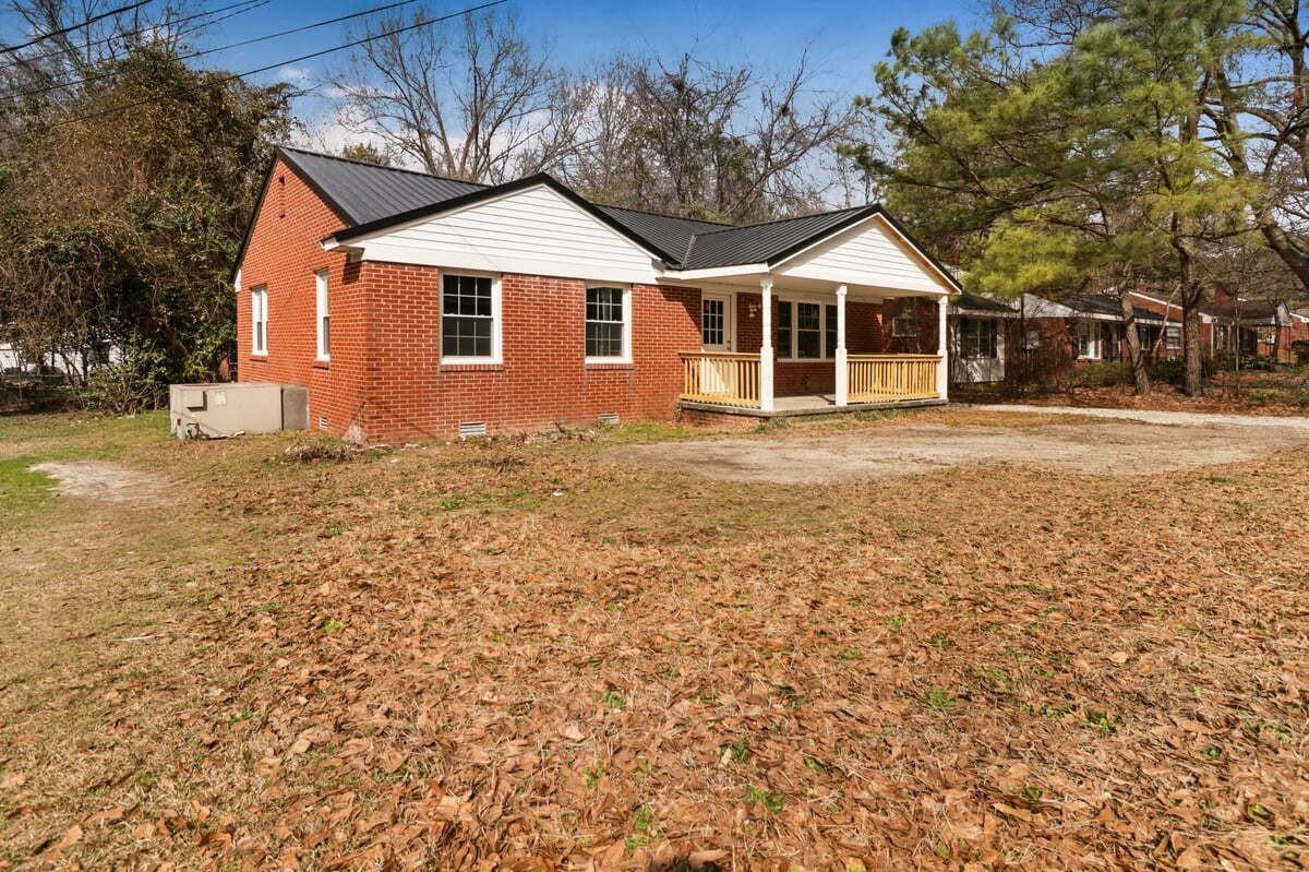 909 Prince Ave - Photo 2 of 18