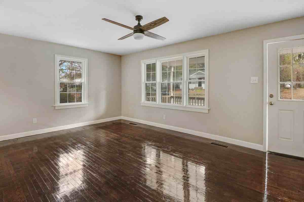 909 Prince Ave - Photo 3 of 18