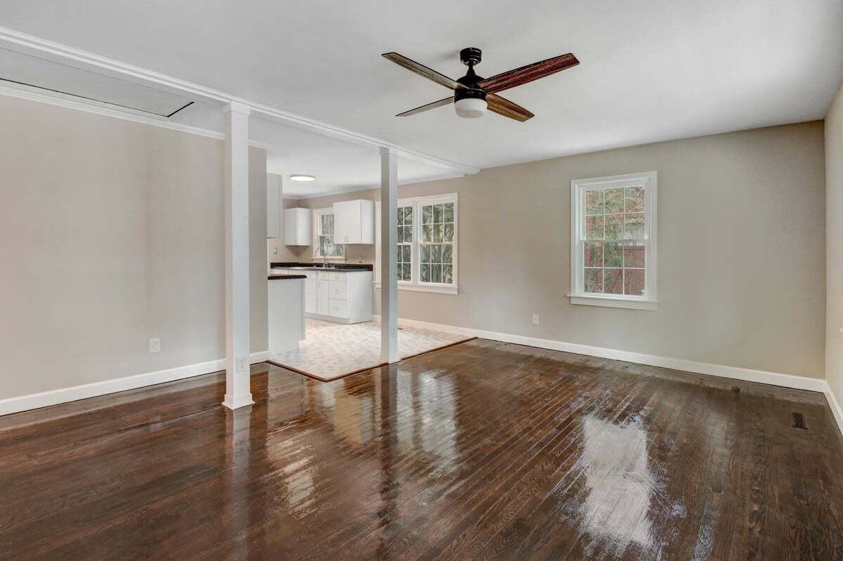 909 Prince Ave - Photo 5 of 18